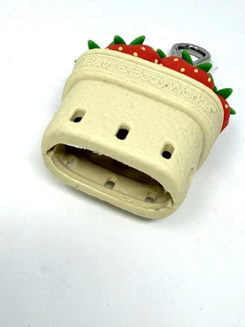 Bath & Body Works Strawberries In Basket PocketBac Sanitizer Holder Clip